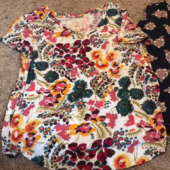 Loft tee shirts - Picture 3 of 5